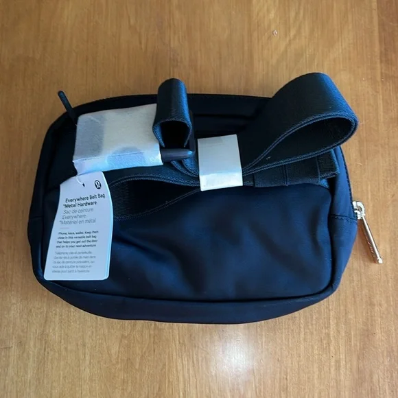 Everywhere Belt Bag *Metal Hardware - Picture 2 of 3